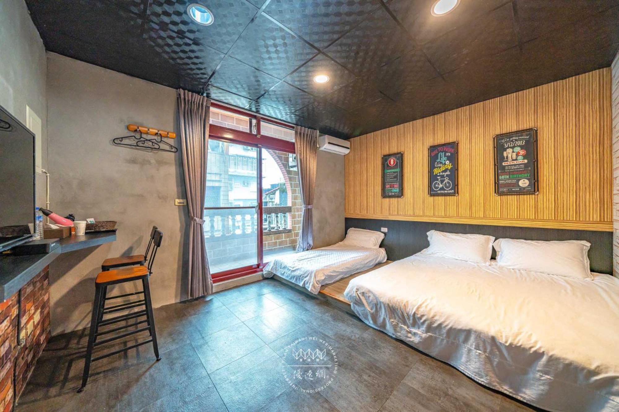 羅東夜市 工業loft旅宿 Loft House Luodong Extérieur photo