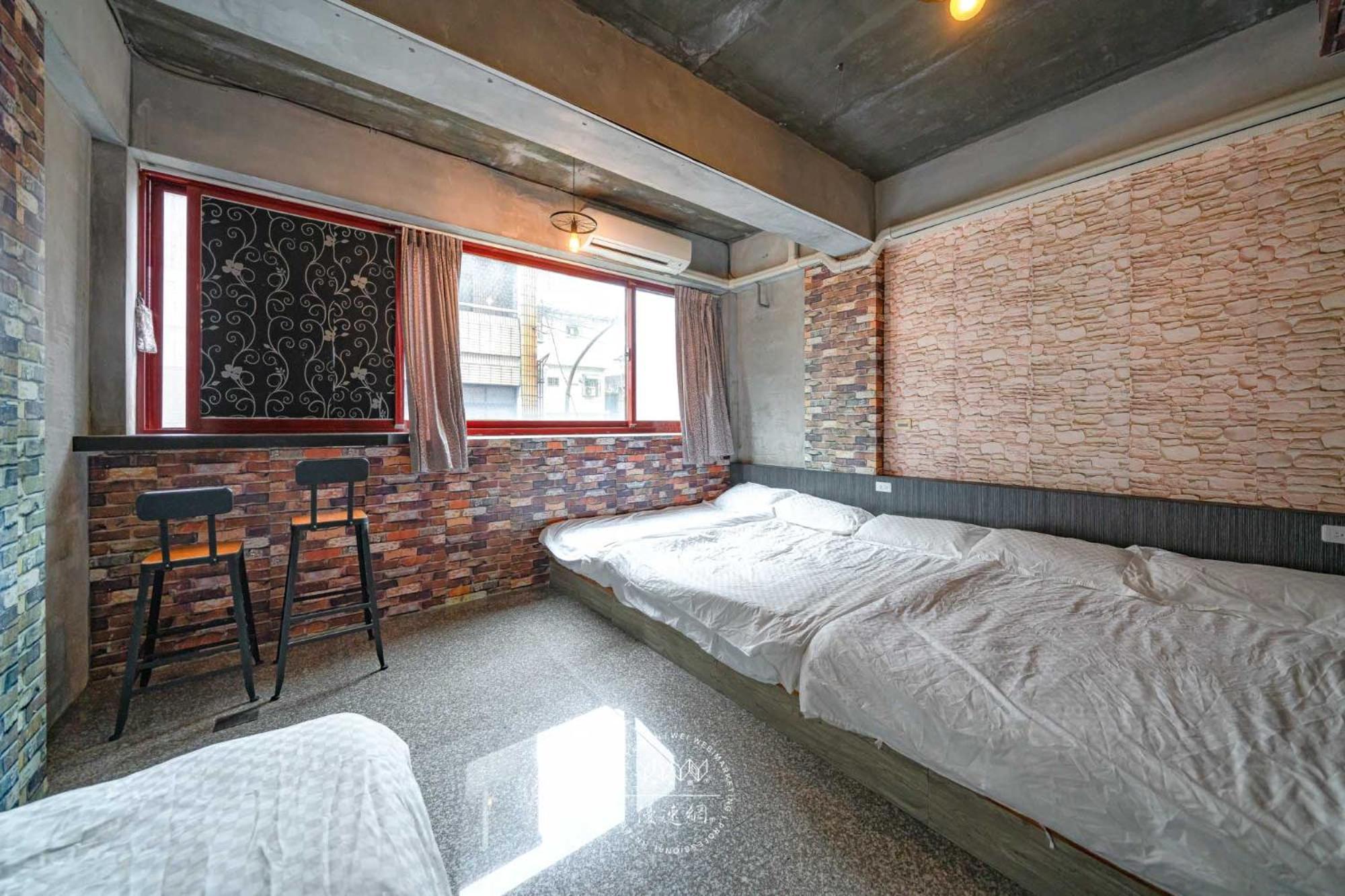 羅東夜市 工業loft旅宿 Loft House Luodong Extérieur photo